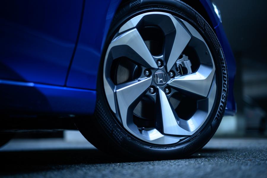 Колеса Honda Accord e:HEV (CV) 2020 года  (JP) (фото 11 из 28)